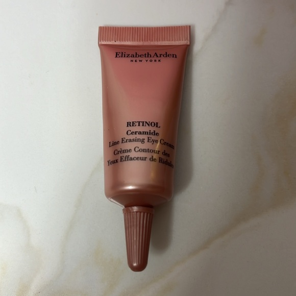 Elizabeth Arden 3 Piece Gift Set with Pink Makeup Bag - NIP - Picture 2 of 4